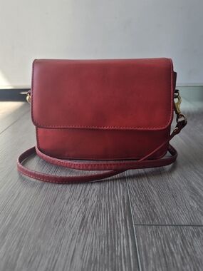 Orvis Small Genuine Leather Red Crossbody Minimalist Flap Bag Gold Tone 6 X 4.5
